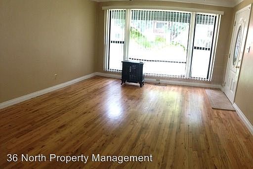 4th image of 920 Bautista Dr