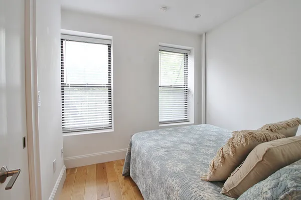 Rented by Julianna Realty Corp | media 6