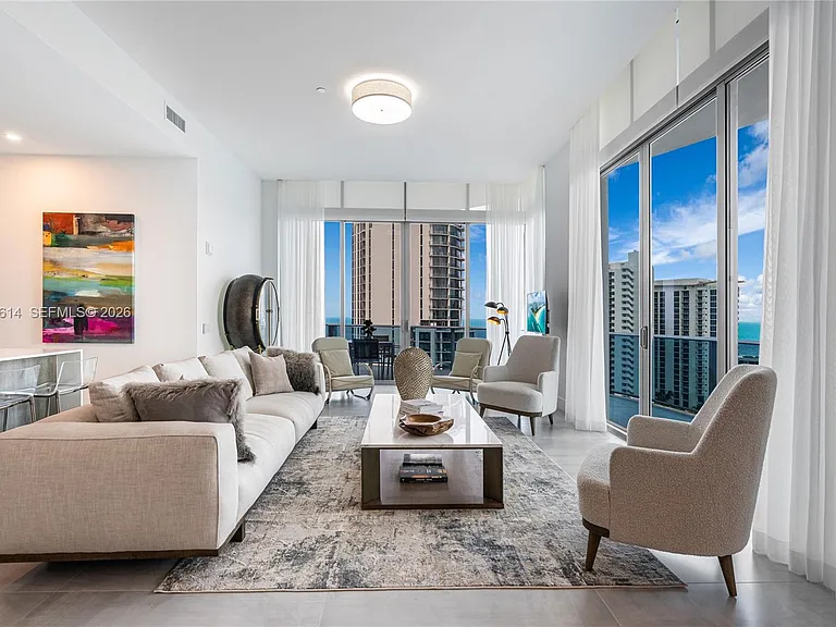 17550 Collins Ave #Penthouse 1 — Photo 23