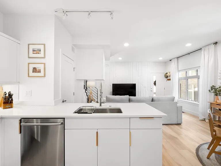 1273 Xavier St — Photo 12