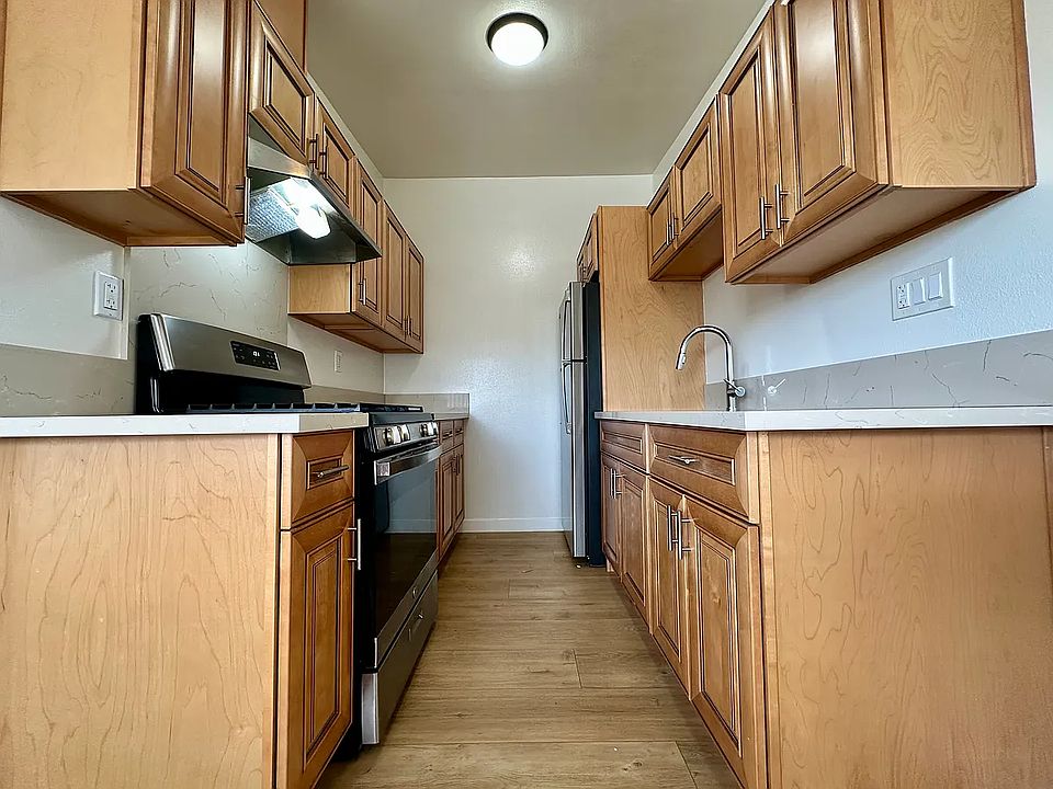1st image of 652 E 97th St #89a141f73