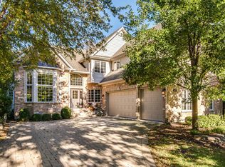 710 Willow Rd, Naperville, IL 60540