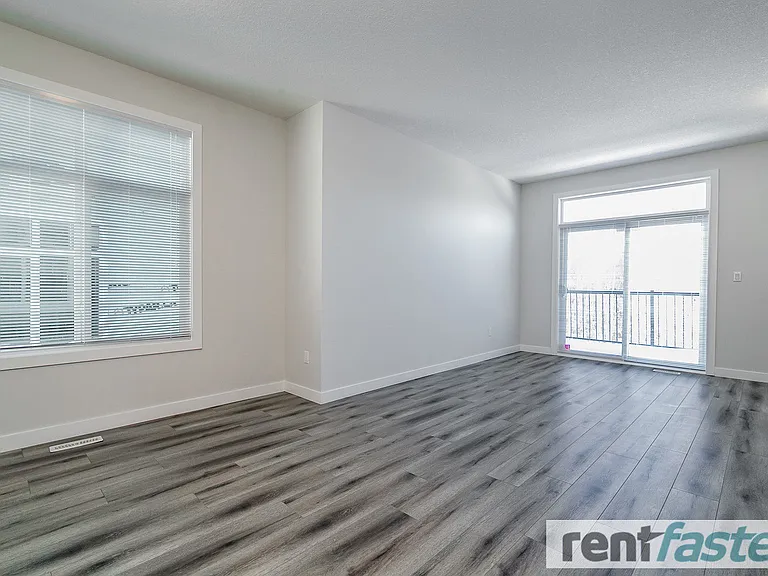 600 Bellerose Dr — Photo 46