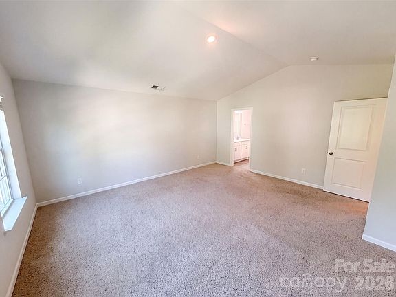 4th image of 2014 Tarzi Ln