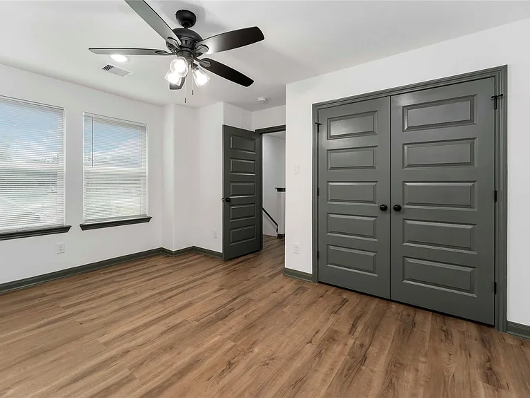 7987 Chateau St #D — Photo 26