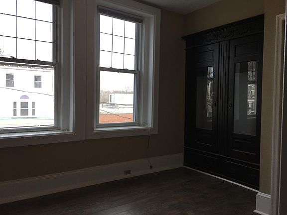 3rd image of 224 W 14th St APT 2