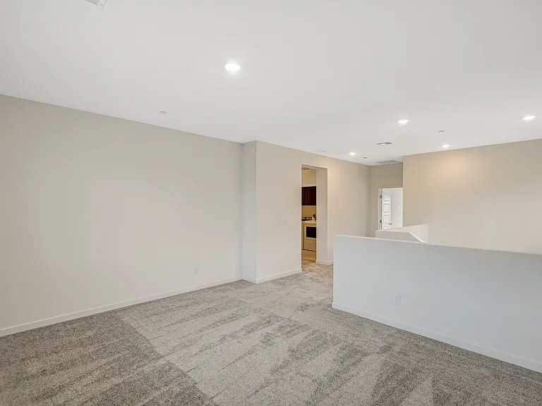 485 Daphne Ter — Photo 24