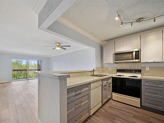 2nd image of 7915 Camino Real APT 218