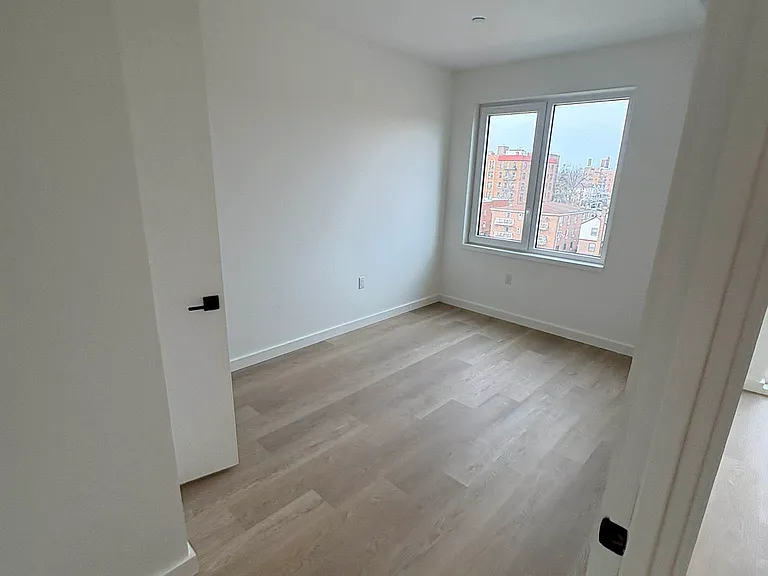 3846B Bailey Ave #2B — Photo 4
