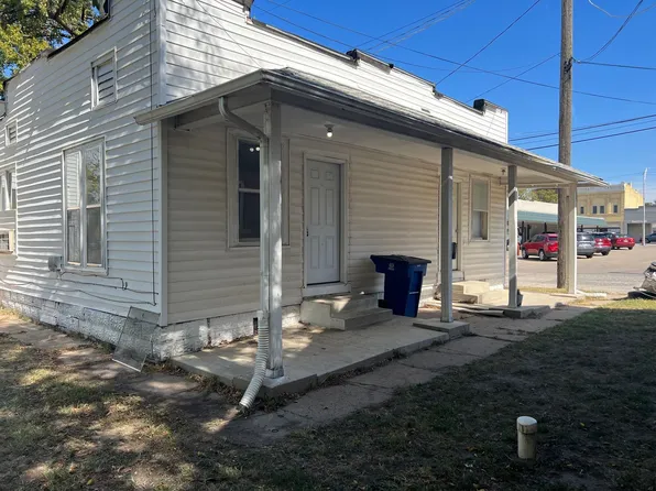 209 Old Mill Rd, Newton, KS 67114