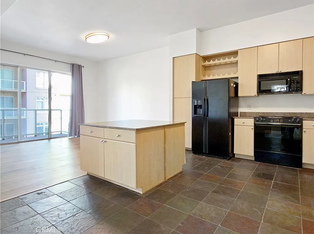 1 bed, 680 sqft, $2,495 — Photo 2