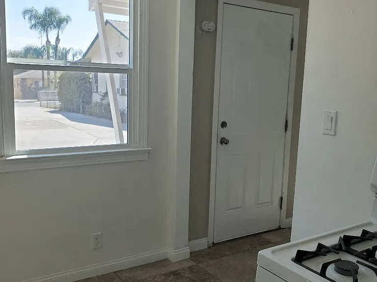 2924 Monterey St #C — Photo 6