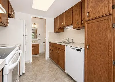 2 bed, 1.5 bath, 1104 sqft, $1,350 — Photo 3