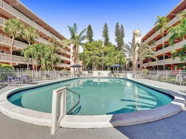 180 NE 12th Ave APT 14A, Hallandale, FL 33009
