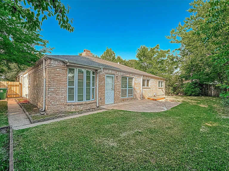 10815 Riderwood Dr — Photo 13