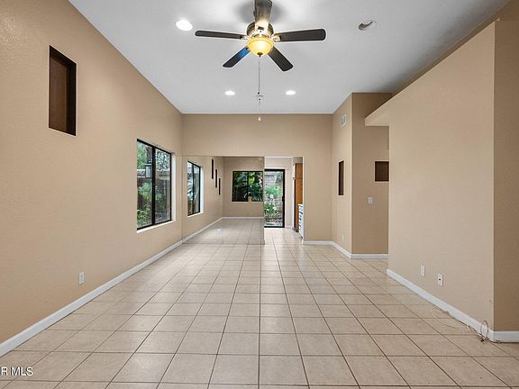5th image of 2324 Oak Haven Ave