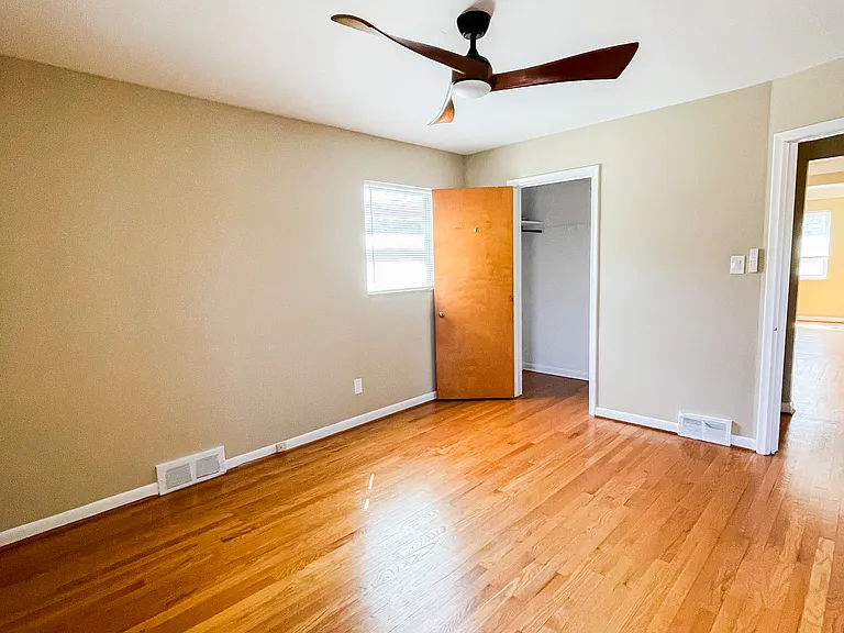 326 Catalpa Dr — Photo 6