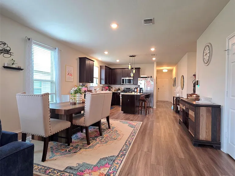 350 Bedford Falls Ln — Photo 7