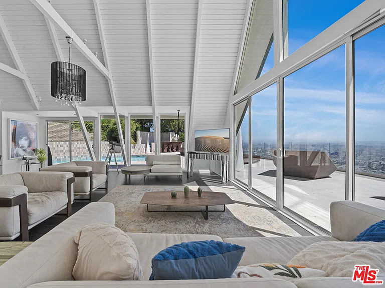 8460 Cole Crest Dr — Photo 13