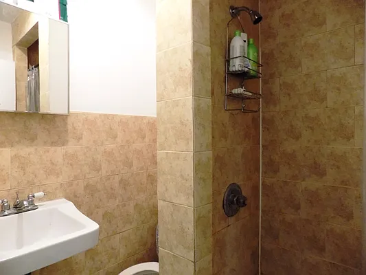 Rented by Blue Egg Realty Corp | media 22