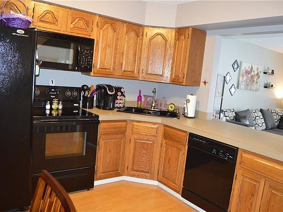 3rd image of 1247 Canyon View Dr