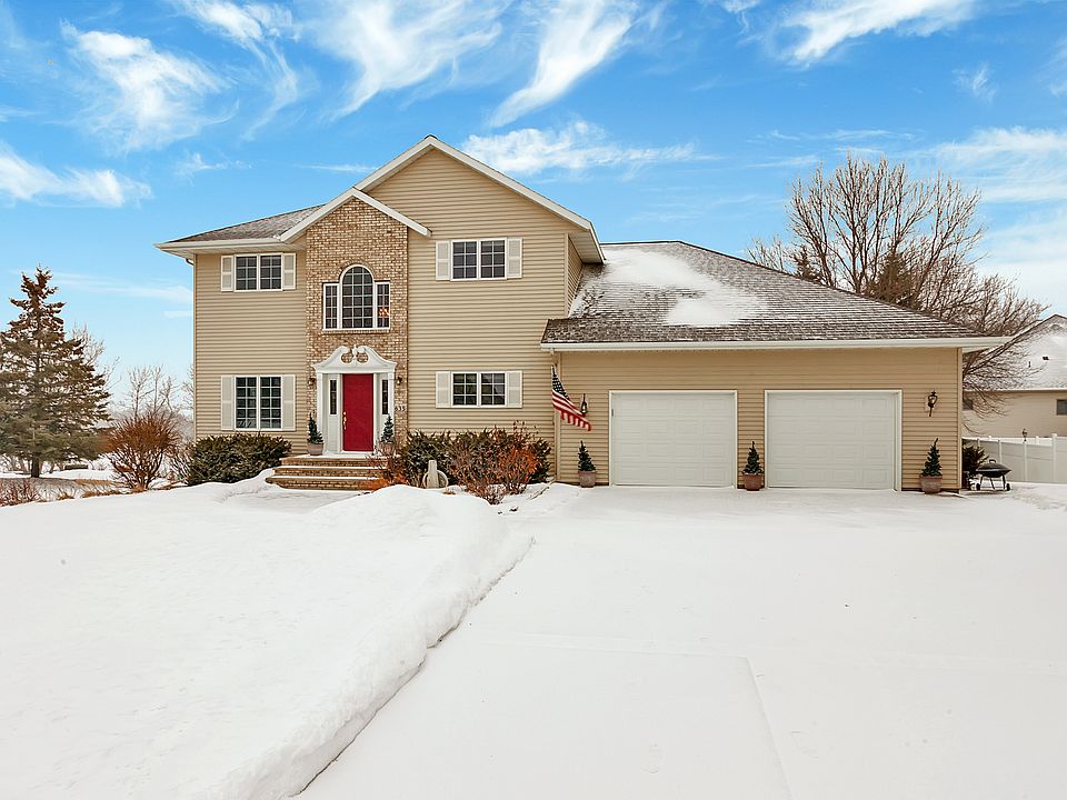 1st image of 635 4th Ave NW