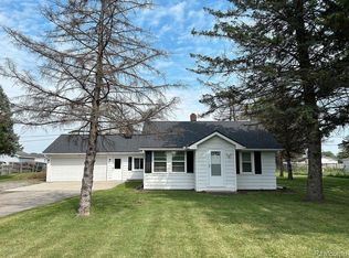 821 Wadhams Rd, Saint Clair, MI 48079