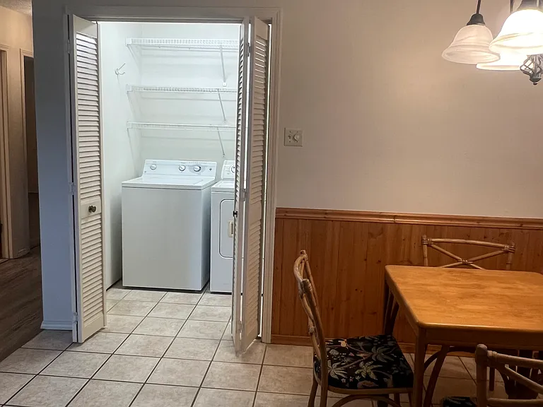 301 Wildwood Cir — Photo 3