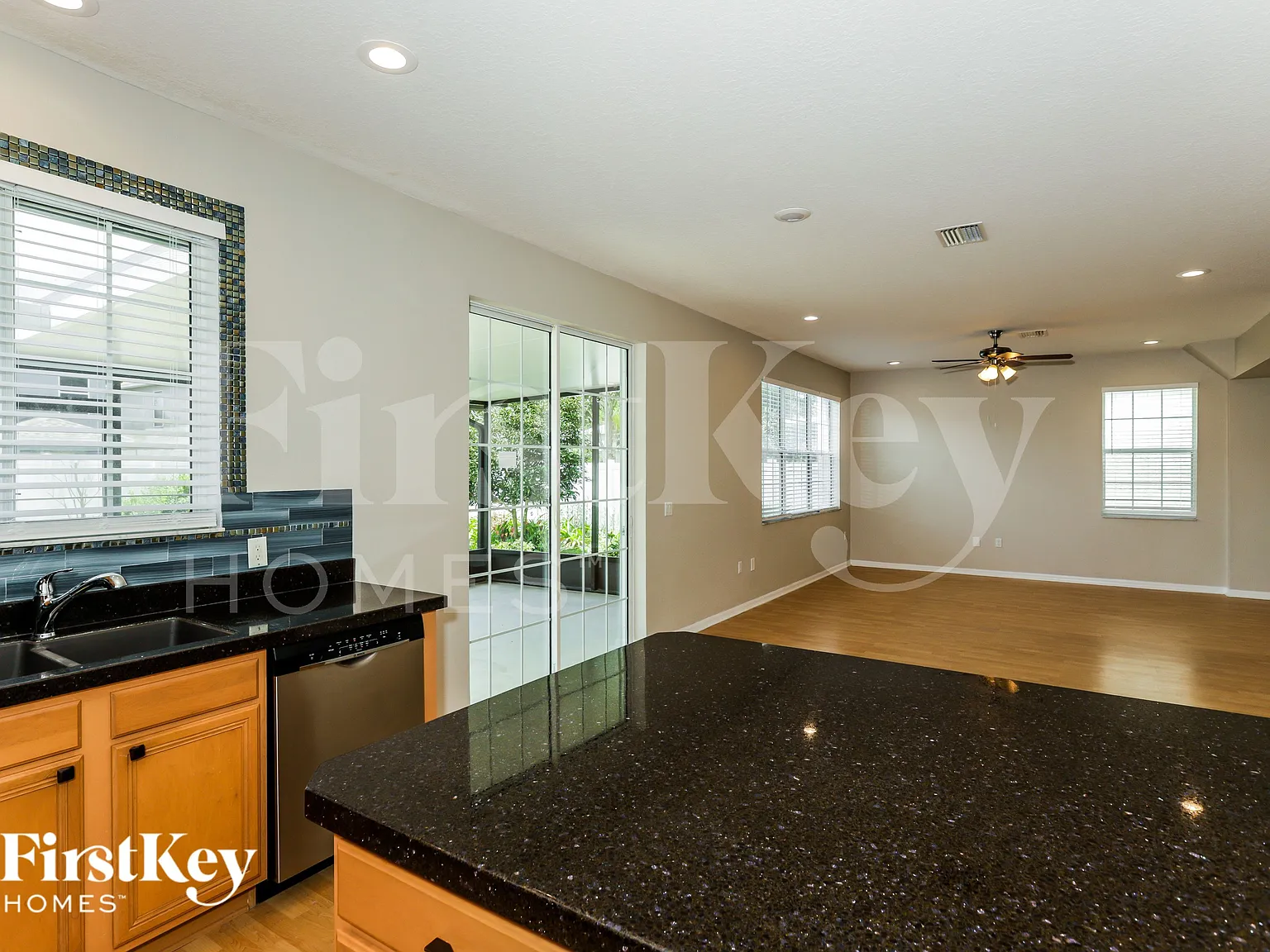 3 bed, 2.5 bath, 2369 sqft, $2,790 — Photo 4