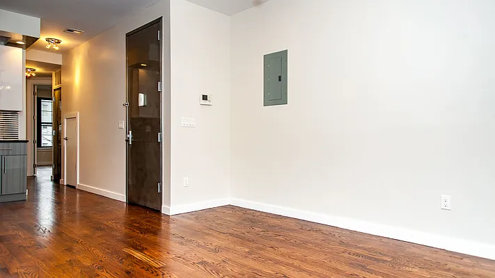 Rented by Nooklyn NYC LLC | media 24