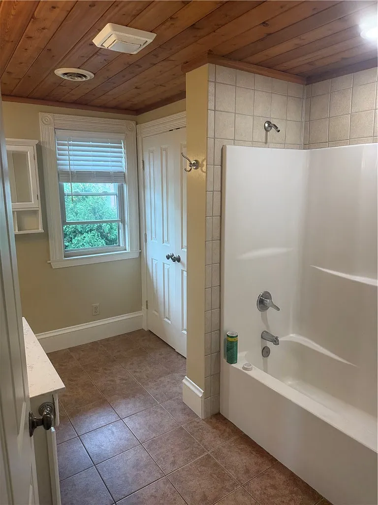 2 bed, 1.0 bath, 650 sqft, $1,000 — Photo 4