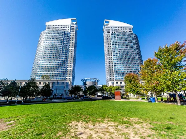 38 Lee Centre Dr #2303, Toronto, ON M1H 3J7