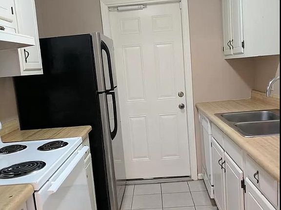 4th image of 6656 Linda St APT A