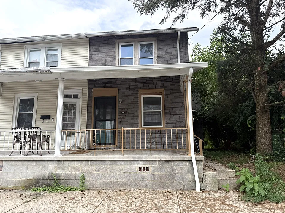 329 Duke St