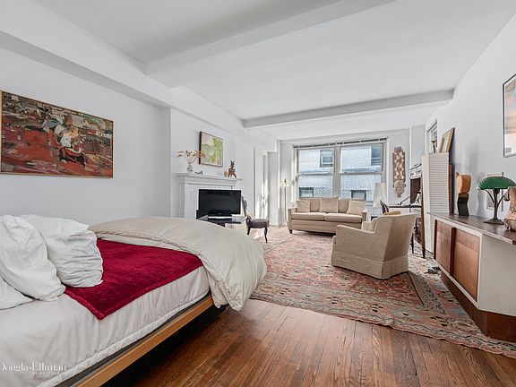 3rd image of 215 E 73rd St APT 10G