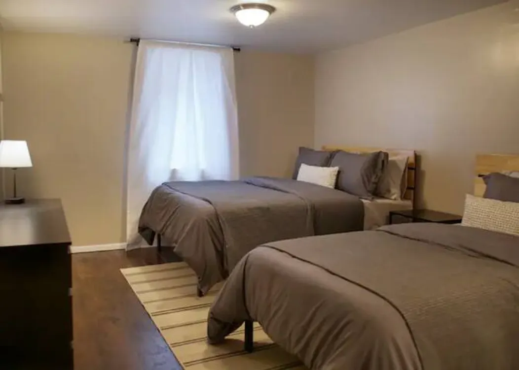 2 bed, 1000 sqft, $1,950 — Photo 4