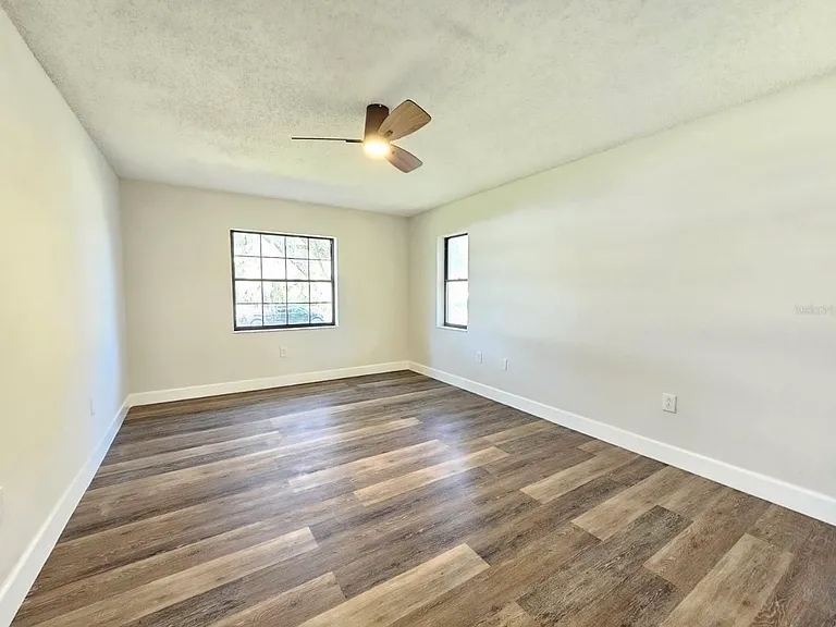 1151 N Commerce Ter — Photo 15
