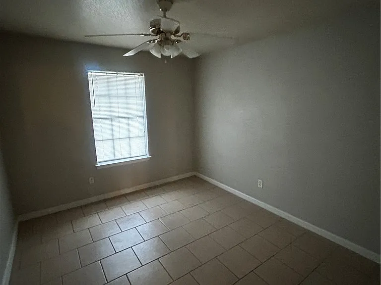 1604 Anderson St — Photo 4