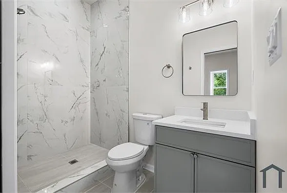 1723 E Lombard St — Photo 24