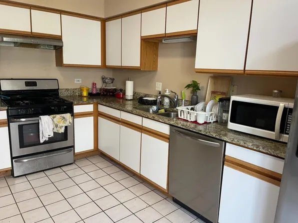 2872 Cedar Glade Dr, Naperville, IL 60564