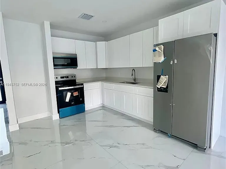 1220-1230 NW 5th Ct #2 — Photo 3