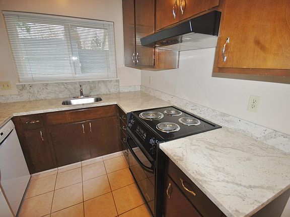 2nd image of 225 Grand Blvd