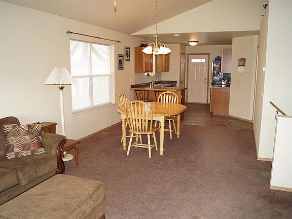 4th image of 4204 Muggle Ln