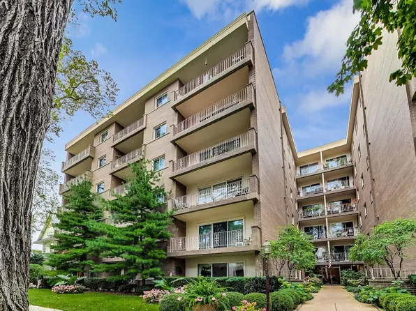 411 Ashland Ave APT 6D, River Forest, IL 60305