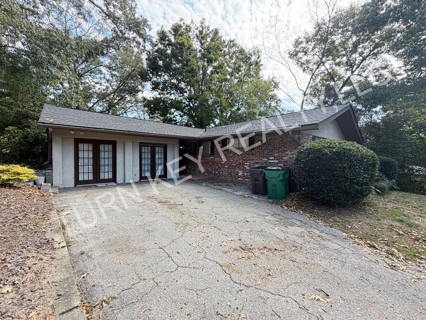 Charming 3 Bedroom Home in the Heart of Vestavia Hills Newly Updated! — Photo 4