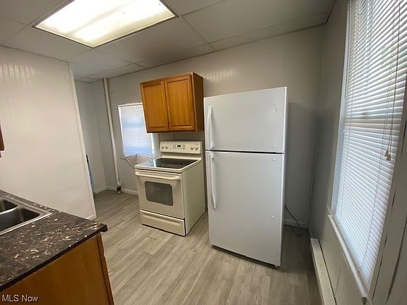 3rd image of 475 Broadway Ave