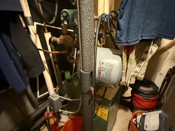 1152 Jefferson Avenue image 12 of 16