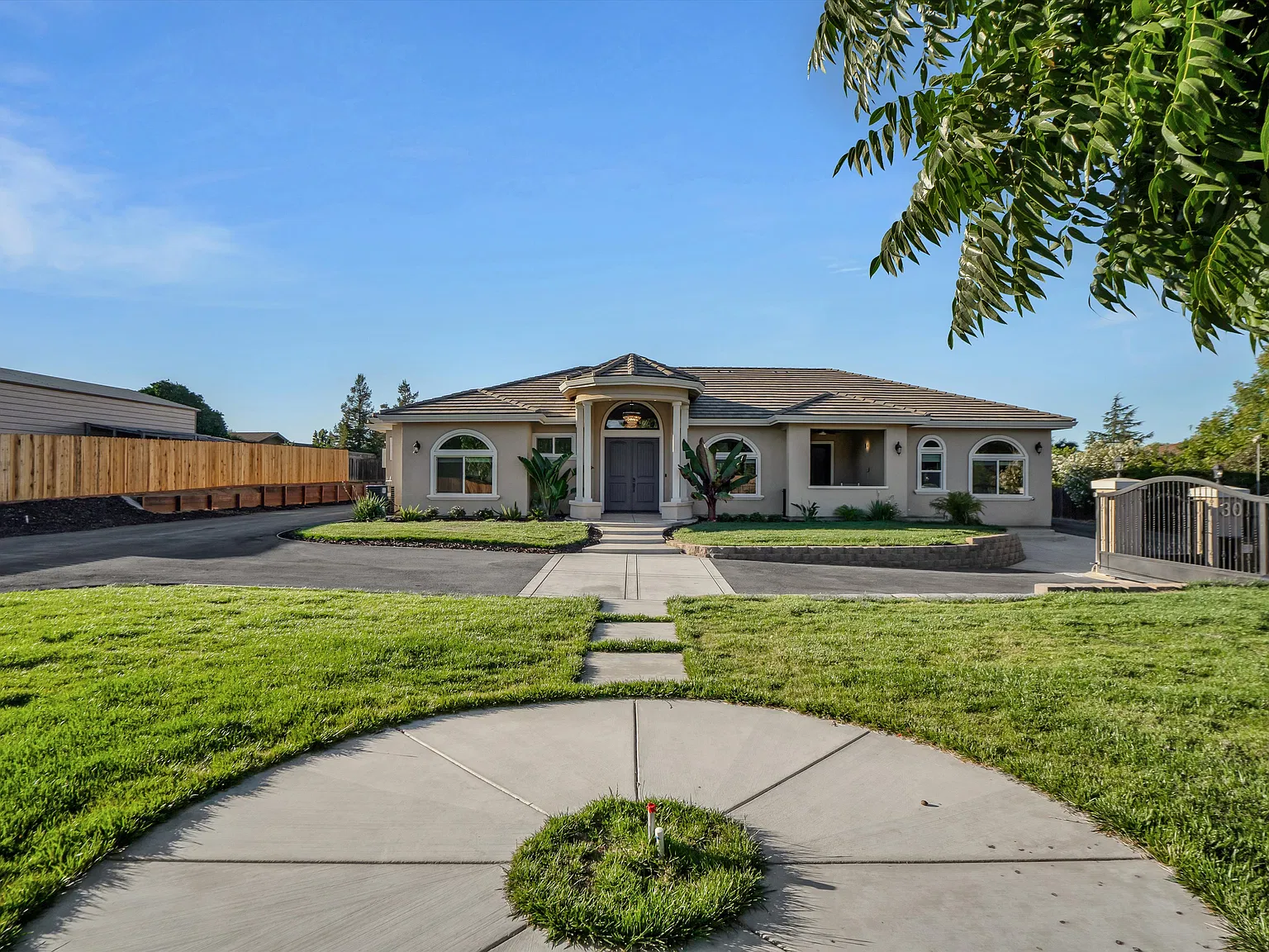 4 bed, 2924 sqft, $1,450 — Photo 3