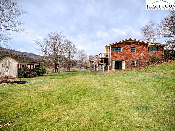 4th image of 304 Evergreen Lane