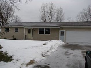 1836 S Nine Mile Rd, Kawkawlin, MI 48631